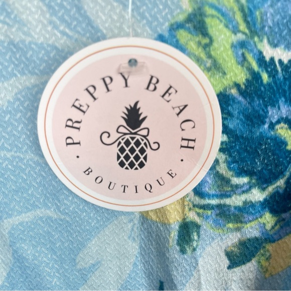 Illa Illa Blue floral flutter top/deep-V wrap front-Medium-NWT - Picture 4 of 11